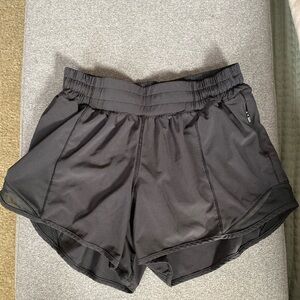 Lululemon mid rise hotty hot shorts